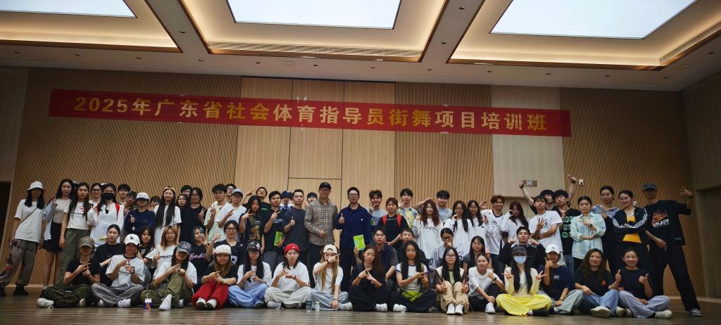 江苏南京:第40届秦淮灯会正式亮灯(图1)