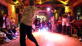 2比1战胜日本名将Hiro10王瑞苗首夺世界霹雳舞舞蹈节冠军(图1)