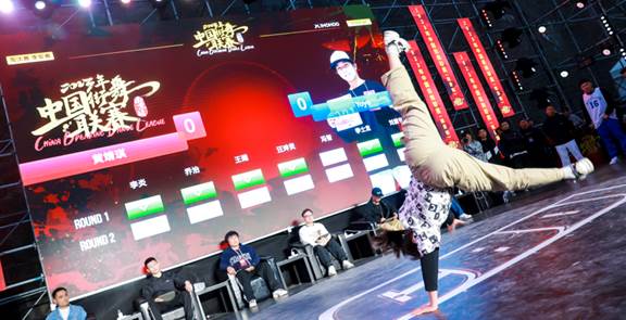 从“小白”到“舞者”建青实验学校男生舞团的破浪之路丨社团奔腾马上有Young(图1)