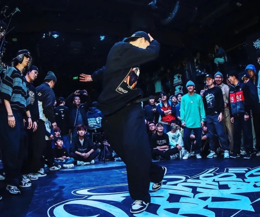 “太行新韵燕赵风骨”——全国中国画名家写生作品展暨宁晋工笔画作品展座谈会在石家庄举行(图1)