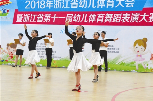 丰宜舞韵·炫动征程|2026丰台区社会化管理退休人员舞蹈大赛圆满收官(图1)